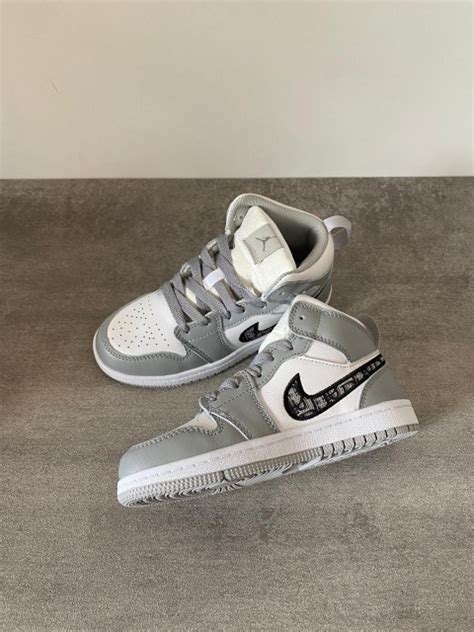 jordan 1 dior kids.